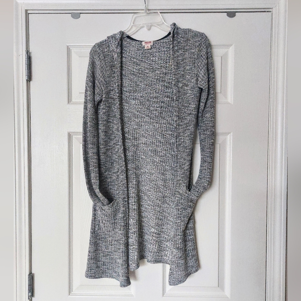 Long gray cardigan with pockets